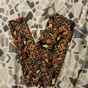 LuLaRoe Scar Leggings